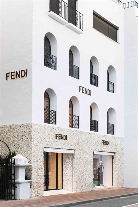 bnegozio piu famoso fendi|fendi shop wikipedia.